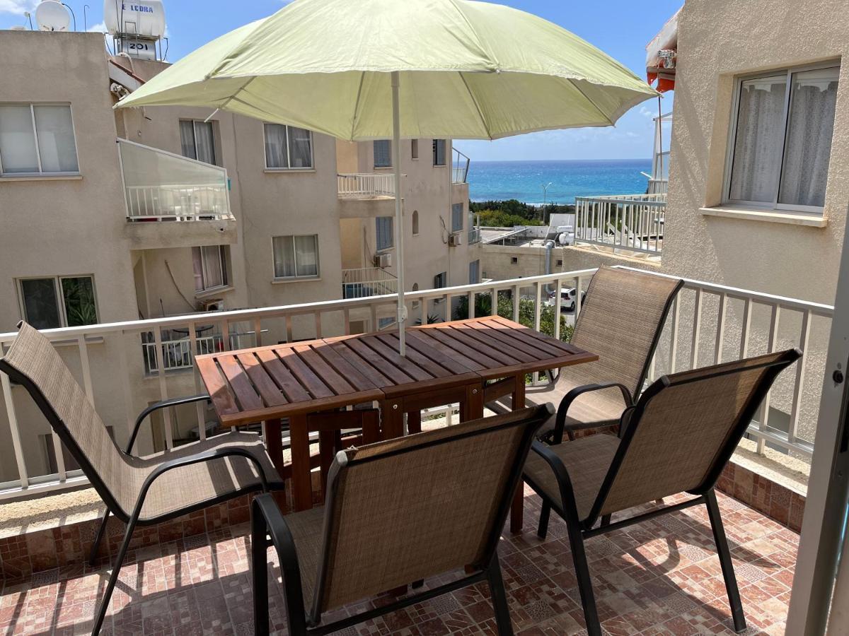 Ferienwohnung Diamond Complex Paphos Exterior foto